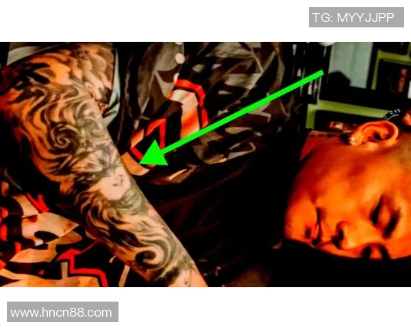 足球明星脖子纹身图案解析与设计灵感分享让你领略个性与魅力的结合